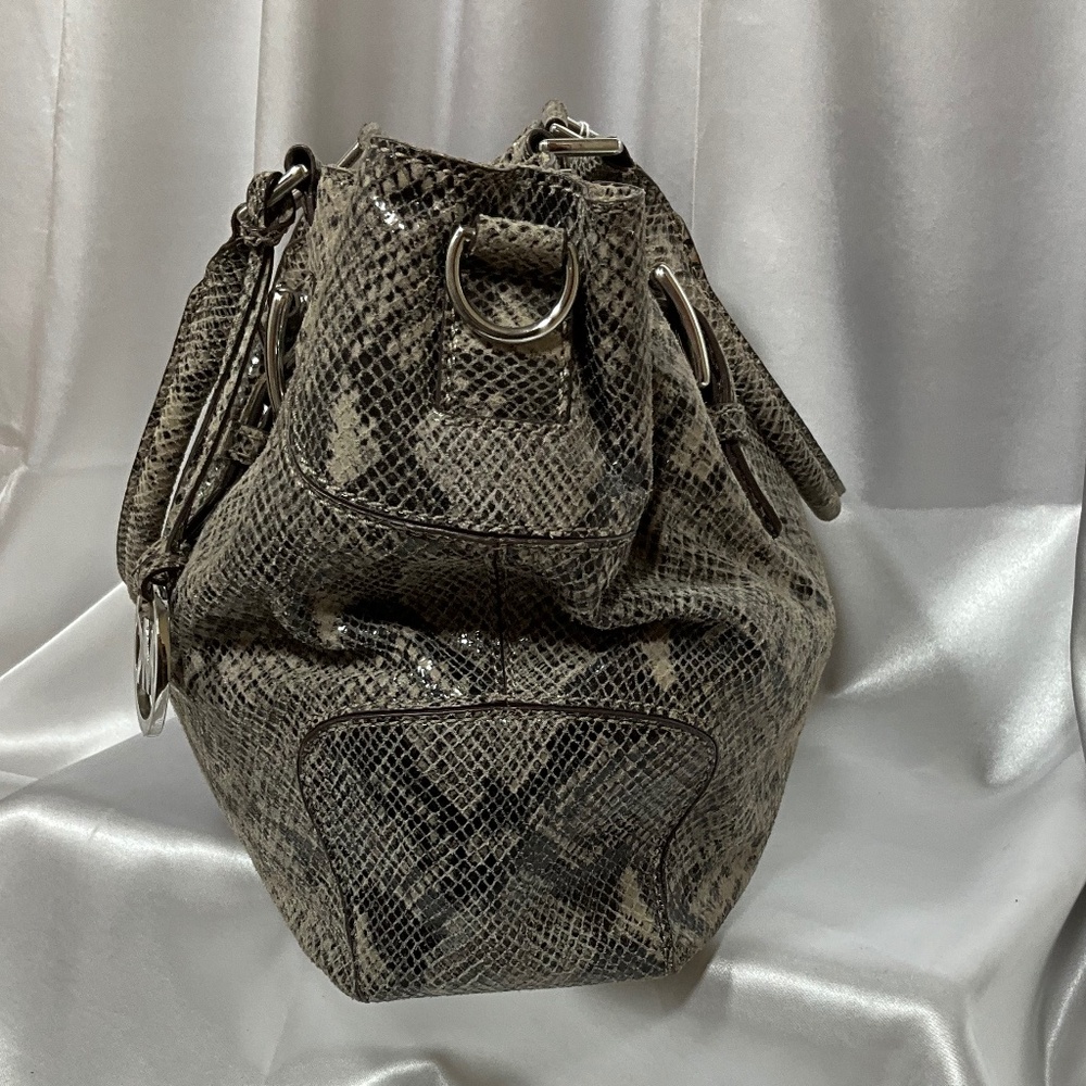 Michael Kors beige/black snake skin larger satchel MIK005   18-H3d - Picture 4 of 11